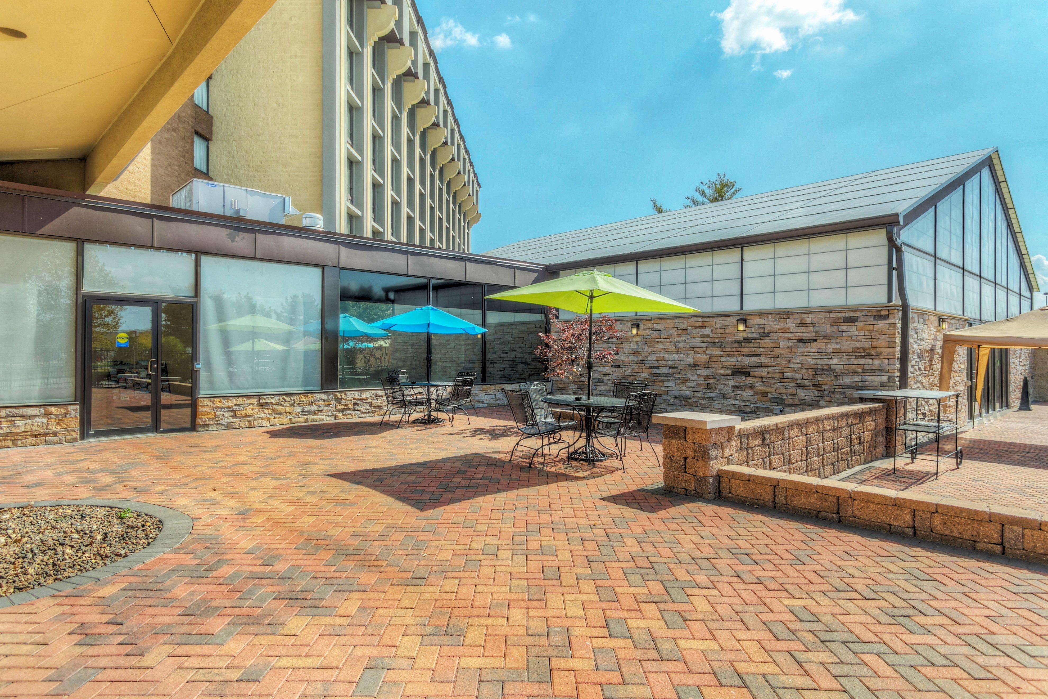 מלון Woodson Terrace Hilton St. Louis Airport מראה חיצוני תמונה