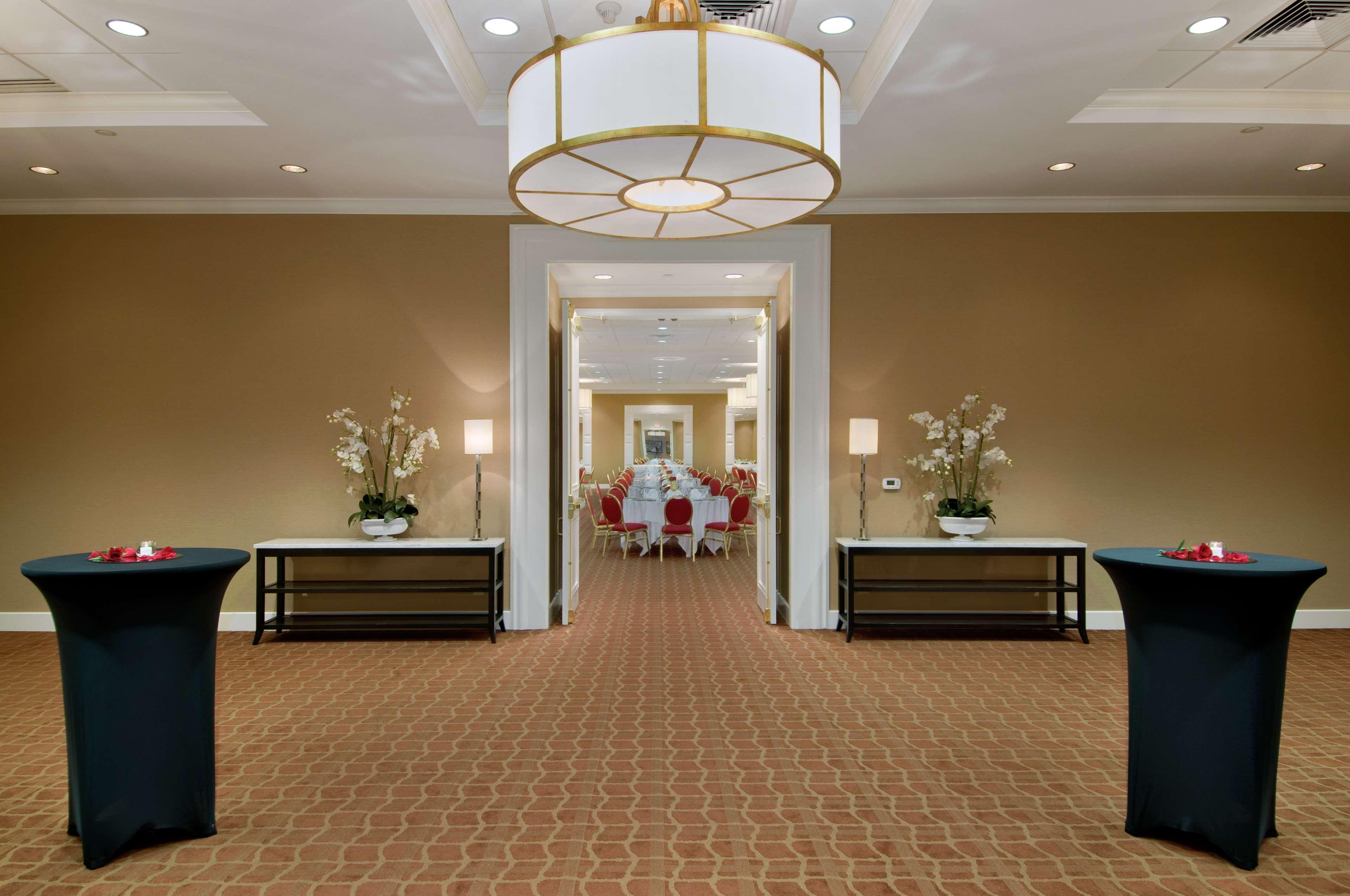 מלון Woodson Terrace Hilton St. Louis Airport מראה פנימי תמונה