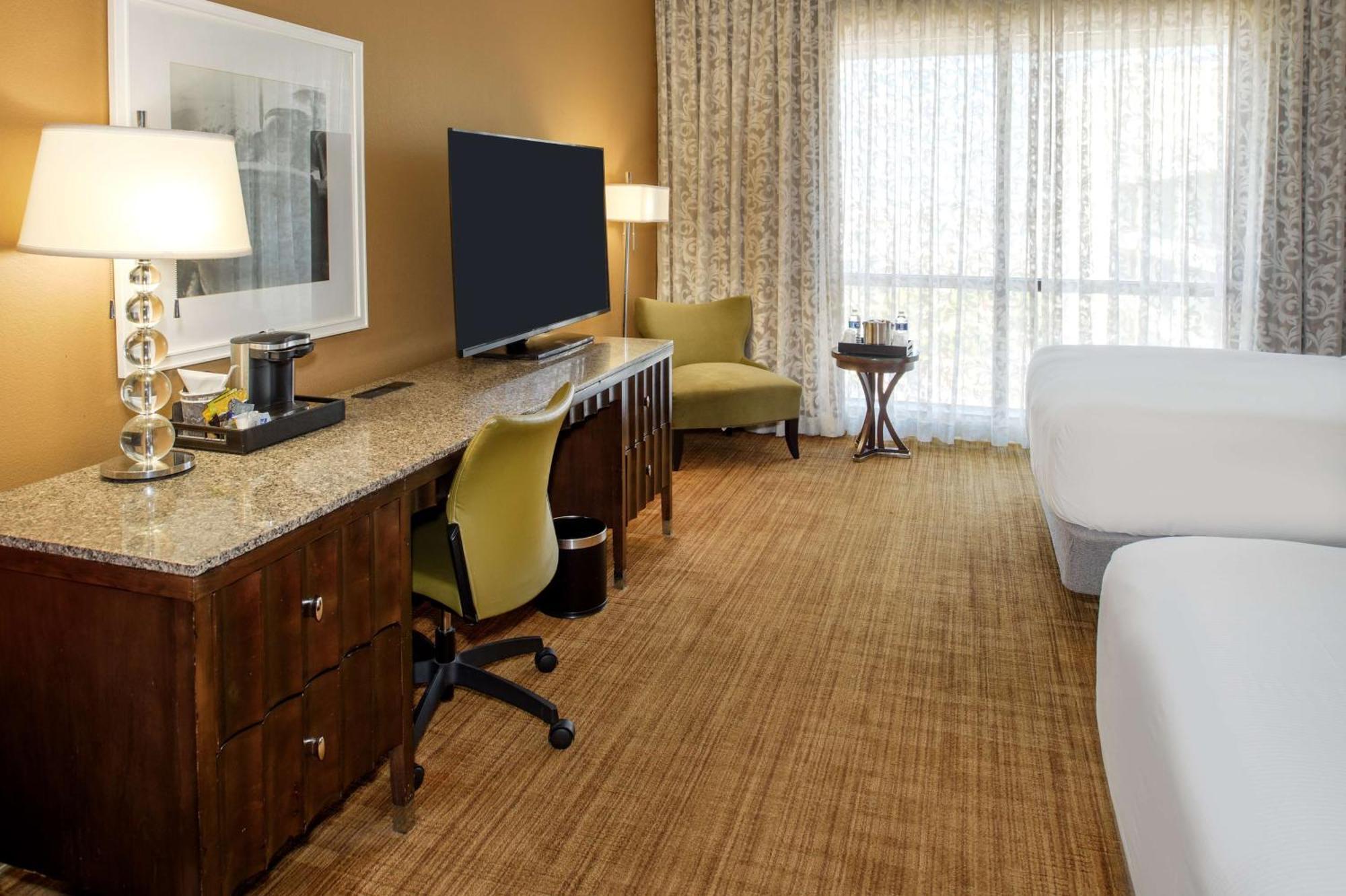 מלון Woodson Terrace Hilton St. Louis Airport מראה חיצוני תמונה