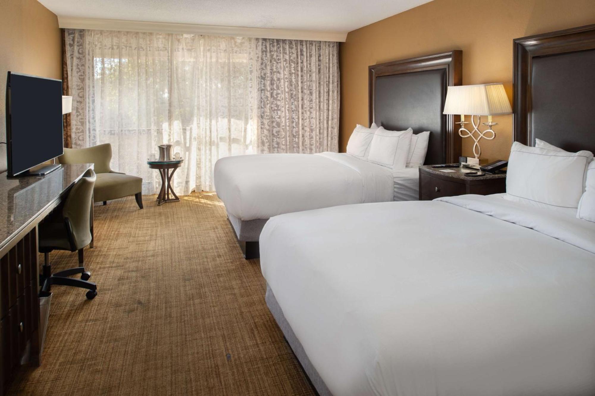 מלון Woodson Terrace Hilton St. Louis Airport מראה חיצוני תמונה