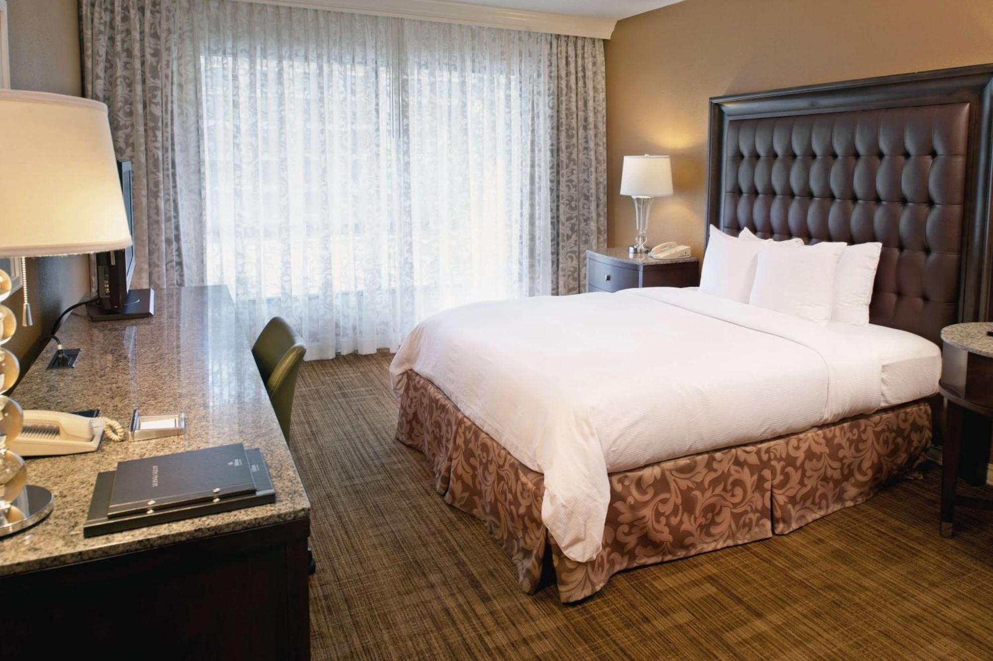 מלון Woodson Terrace Hilton St. Louis Airport מראה חיצוני תמונה