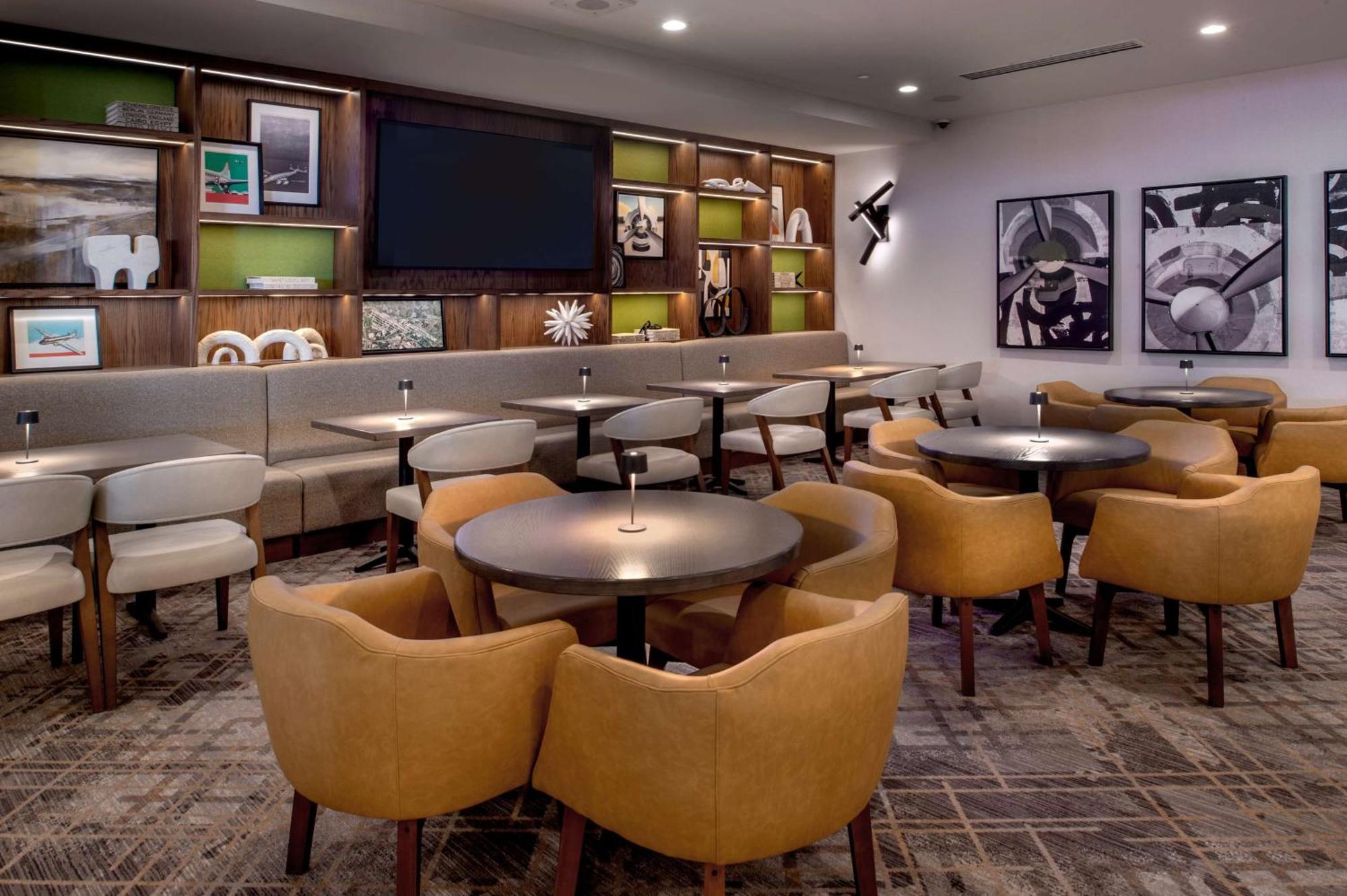 מלון Woodson Terrace Hilton St. Louis Airport מראה חיצוני תמונה